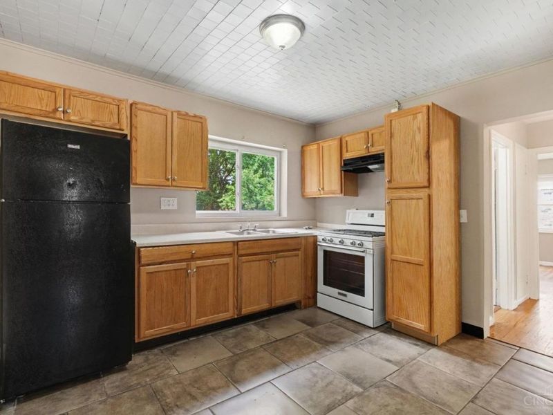 4306 Homelawn Avenue, Cincinnati, OH 45211 Photo 9