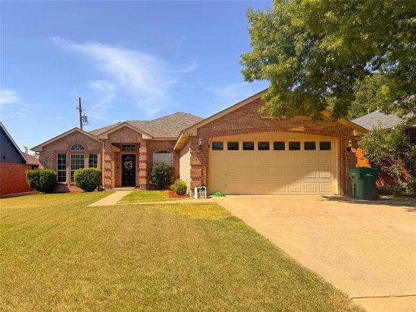 610 Brookside Drive , Cedar Hill, TX 75104