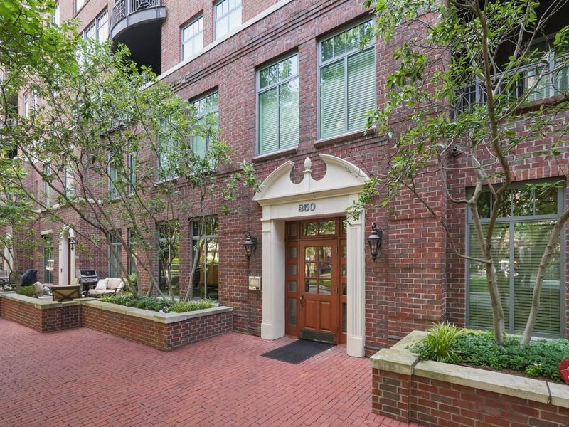 250 Daniel Burnham Square, Unit 702, Columbus, OH 43215 Photo 2