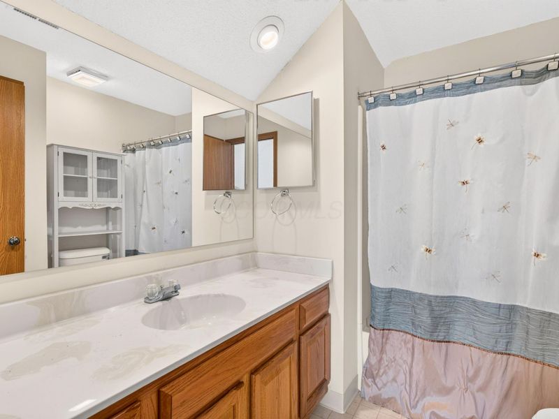 1291 Stratford Court, Circleville, OH 43113 Photo 4