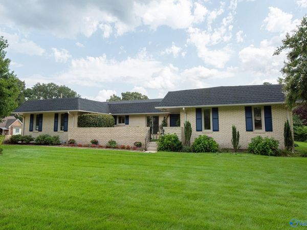 2721 Hunterwood Drive SE, Decatur, AL 35603