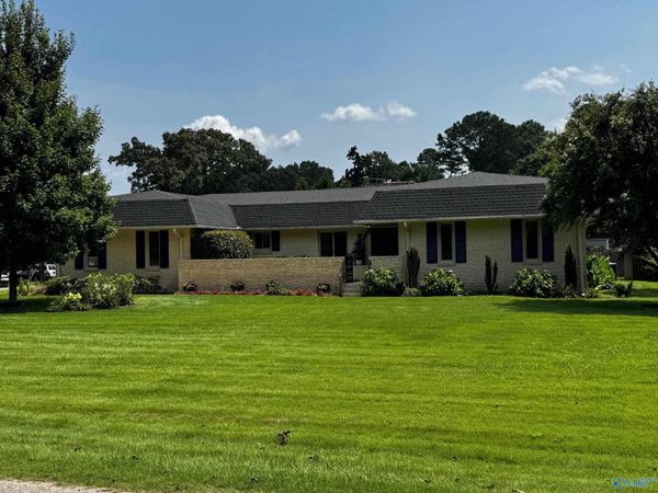 2721 Hunterwood Drive SE, Decatur, AL 35603