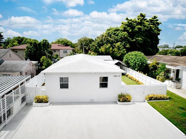 2550 SW 10 St, Miami, FL 33165