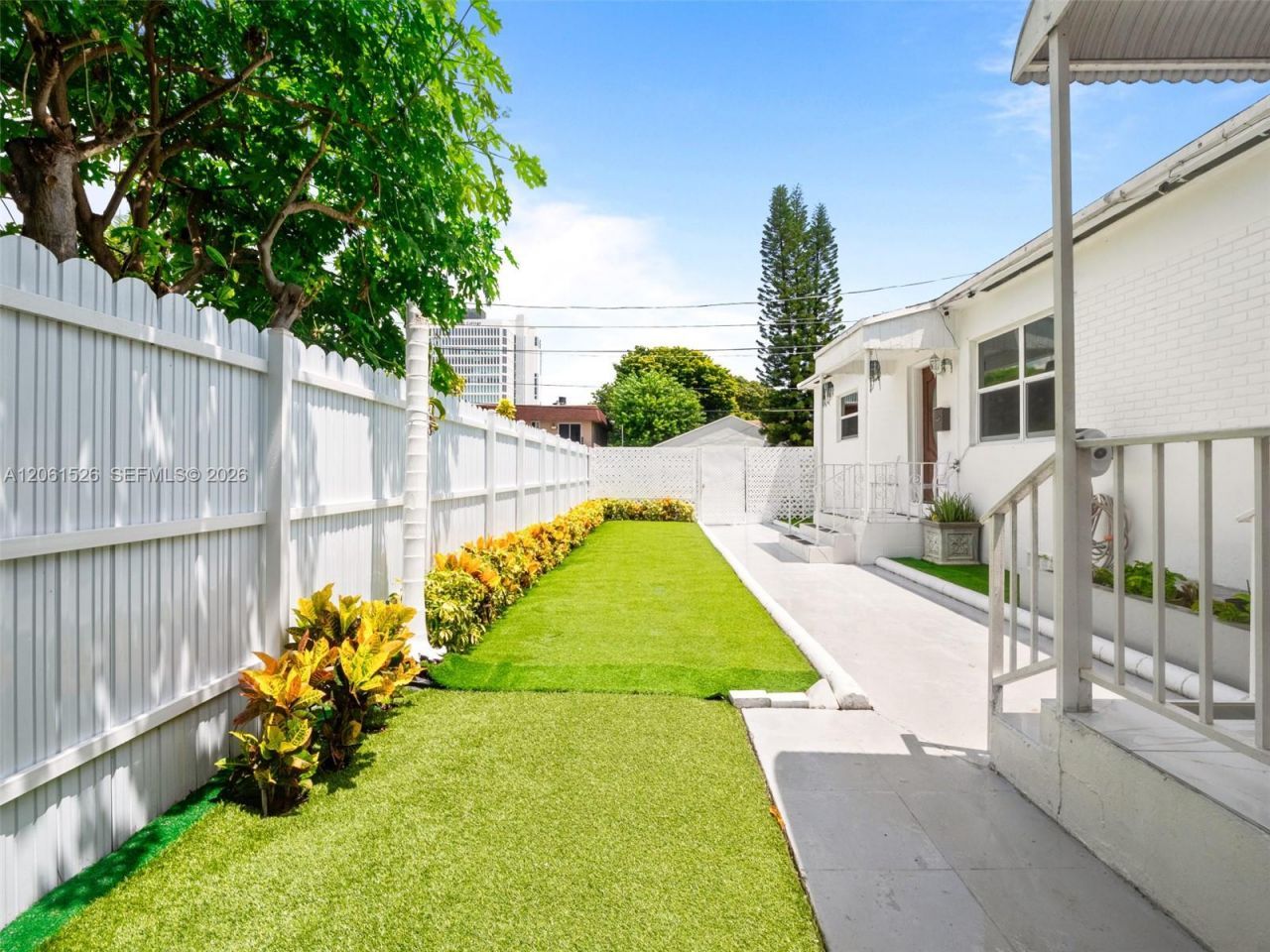 2550 SW 10 St, Miami, FL 33165 Photo