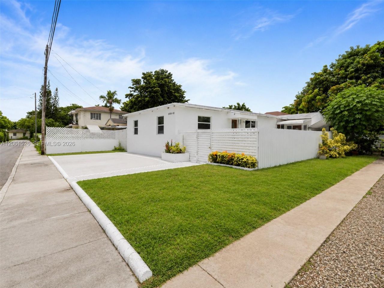 2550 SW 10 St, Miami, FL 33165 Photo