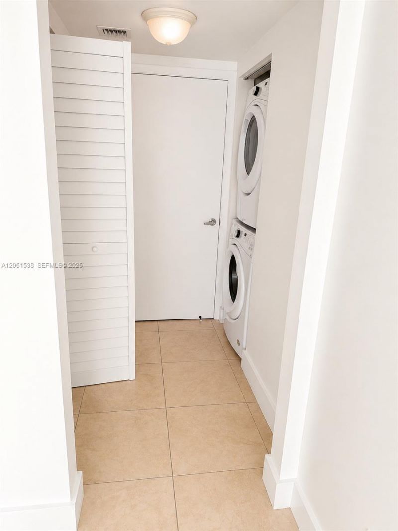 41 SE 5th St, Unit 1415, Miami, FL 33131 Photo