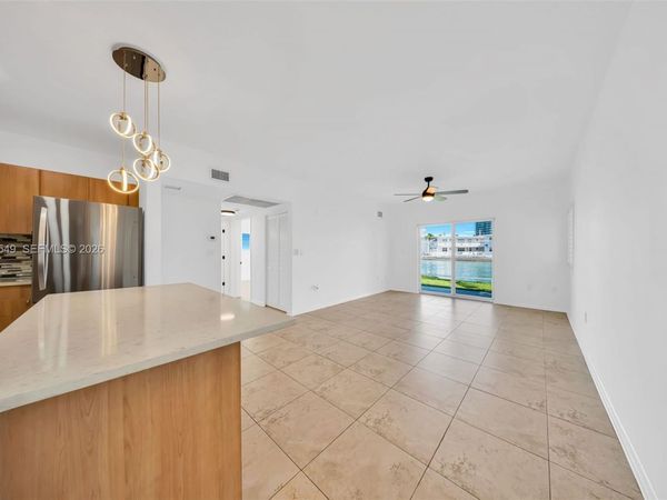 6905 Bay Dr, Unit 16, Miami Beach, FL 33141