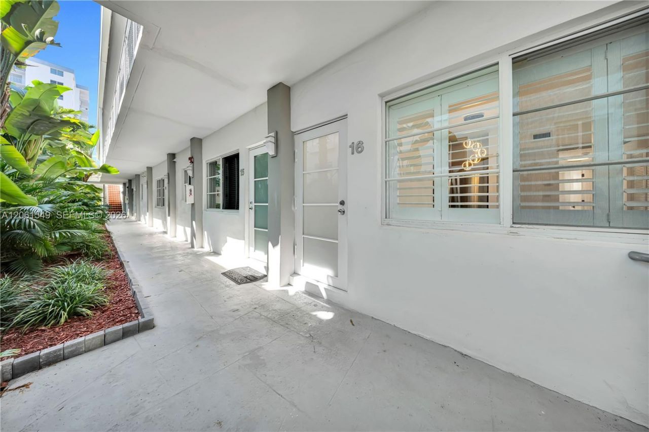 6905 Bay Dr, Unit 16, Miami Beach, FL 33141 Photo