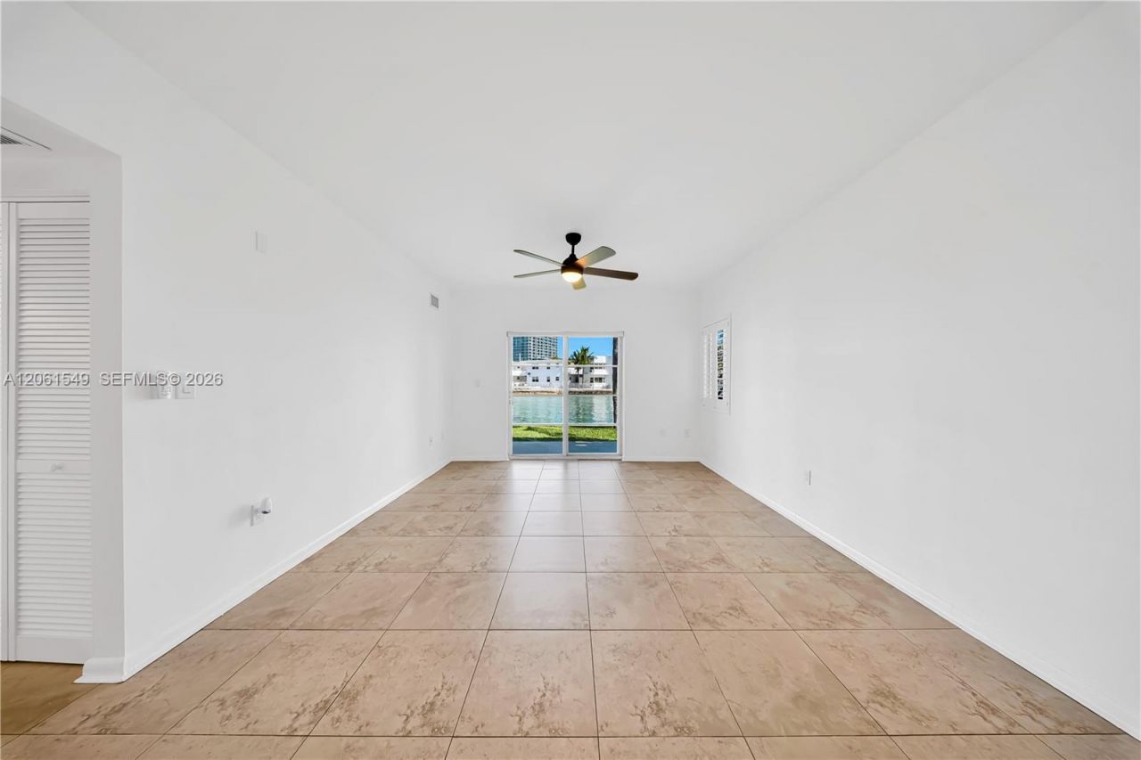 6905 Bay Dr, Unit 16, Miami Beach, FL 33141 Photo