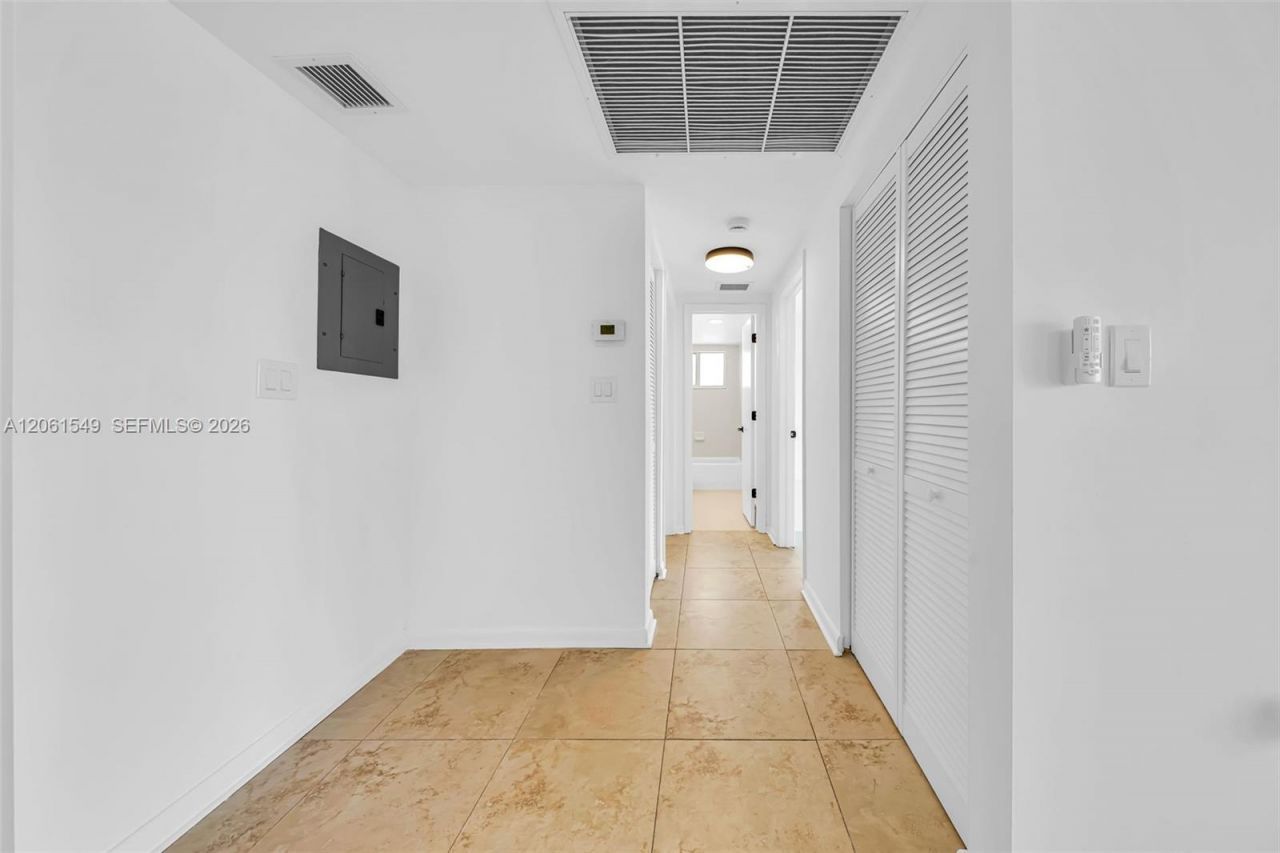 6905 Bay Dr, Unit 16, Miami Beach, FL 33141 Photo