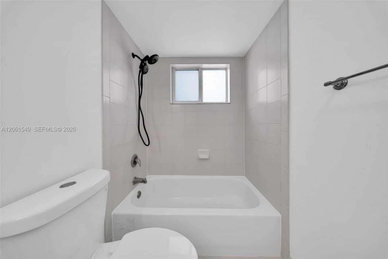 6905 Bay Dr, Unit 16, Miami Beach, FL 33141 Photo