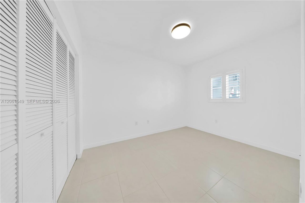 6905 Bay Dr, Unit 16, Miami Beach, FL 33141 Photo