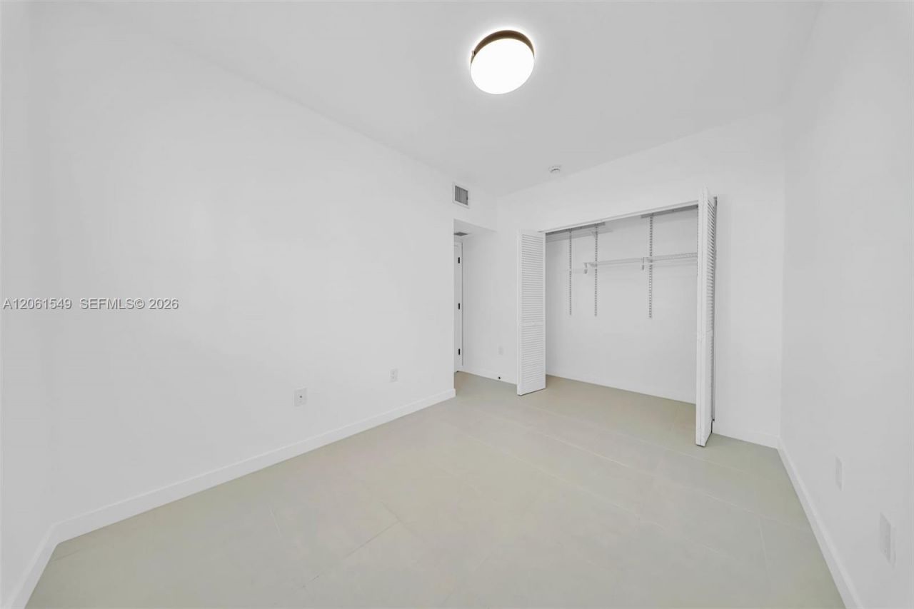 6905 Bay Dr, Unit 16, Miami Beach, FL 33141 Photo