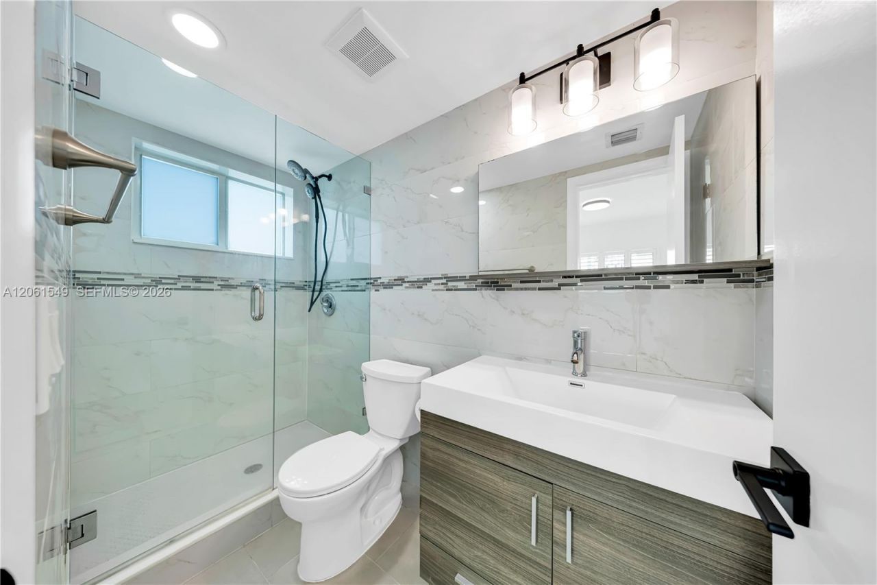 6905 Bay Dr, Unit 16, Miami Beach, FL 33141 Photo