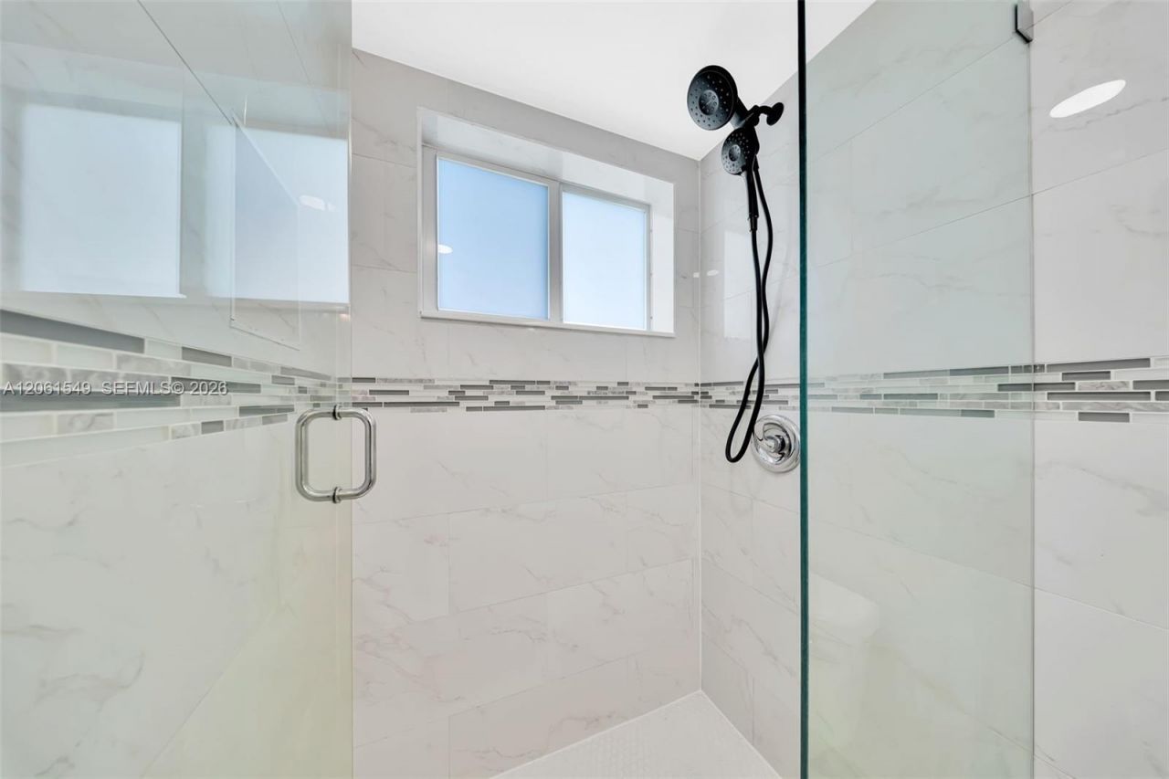 6905 Bay Dr, Unit 16, Miami Beach, FL 33141 Photo