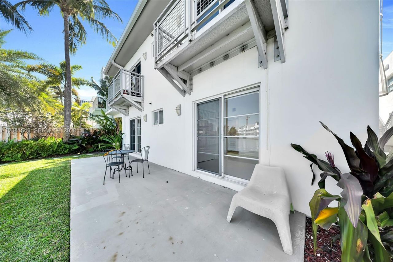 6905 Bay Dr, Unit 16, Miami Beach, FL 33141 Photo