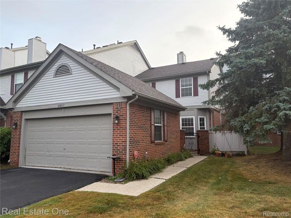 49816 Plymouth Way, Unit 104, Plymouth Township, Mi 48170