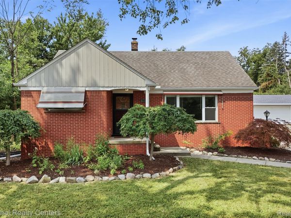 30129 Fairfax Street, Southfield, Mi 48076