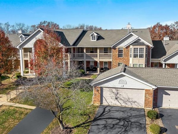 534 Oak Ridge Trails Court, Ballwin, MO 63021