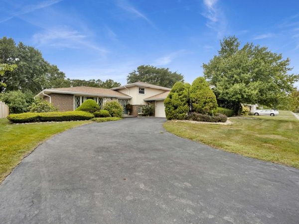 8823 Prestwick Lane, Orland Park, IL 60462
