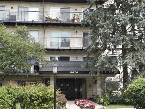 8620 Waukegan Road, Unit 105, Morton Grove, IL 60053