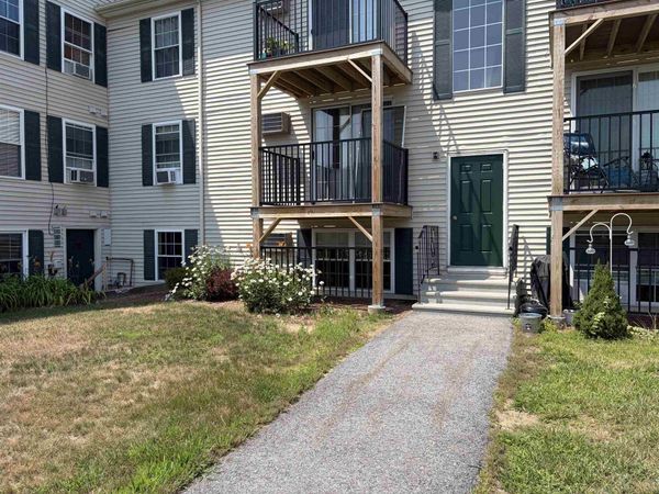 904 White Cedar Boulevard, Portsmouth, NH 03801
