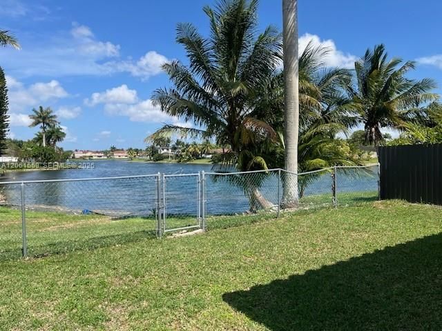 6983 SW 161st Pl, Miami, FL 33193 Photo