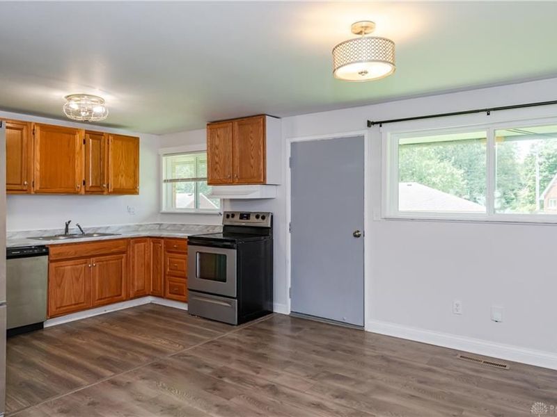 4517 Winchester Drive, Kettering, OH 45429 Photo 8