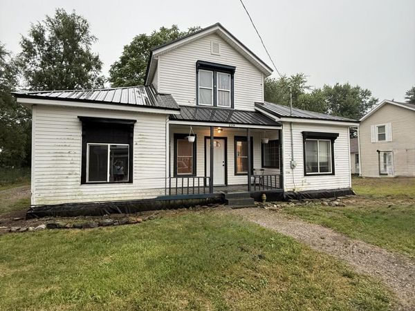 2339 E Montgomery Road, Hillsdale, MI 49242