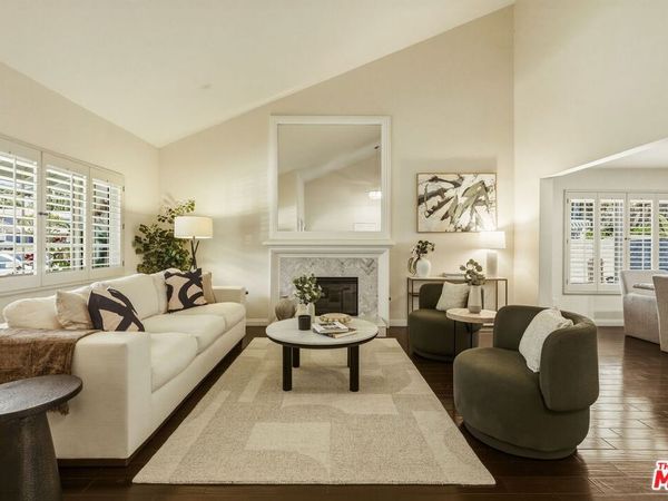 7262 Elmsbury Lane, West Hills, CA 91307