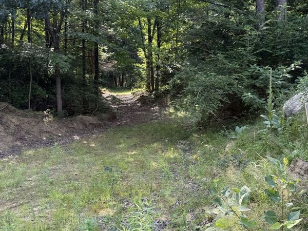 293 Warren Rd, Brimfield, MA 01010