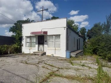 2732 Woodhill Road, Cleveland, OH 44104