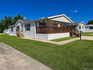 305 Aspen Lane, Dundee Village, Mi 48131