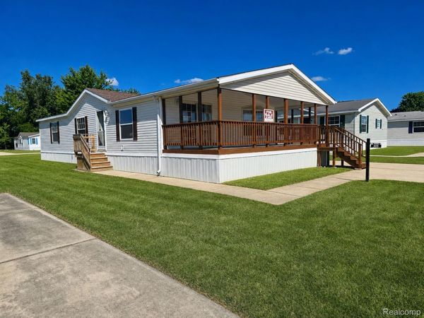 305 Aspen Lane, Dundee Village, Mi 48131