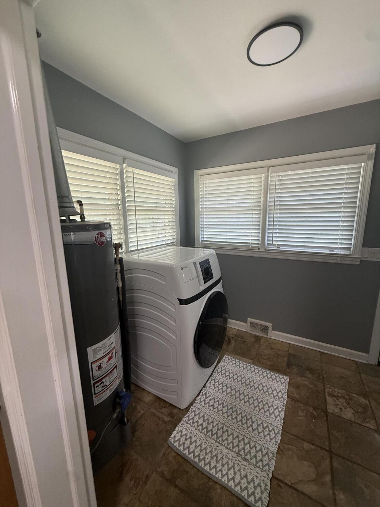 605 W Pulaski Drive Photo 25