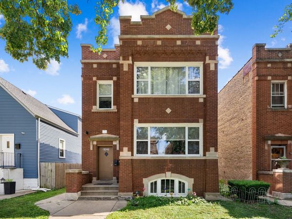 5121 W Henderson Avenue , Chicago, IL 60641