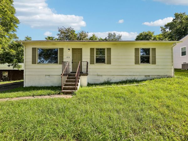 510 W Adams St , Woodbury, TN 37190