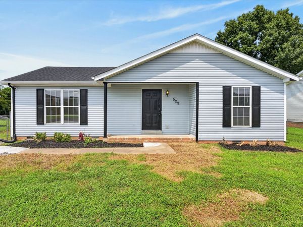529 Gainey Dr, Oak Grove, KY 42262