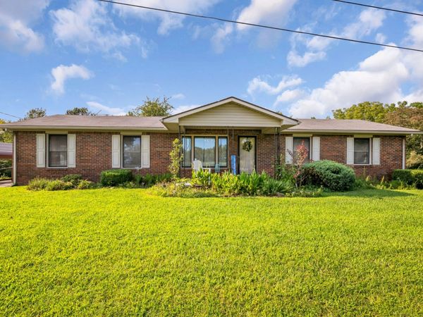 152 W Piney Rd , Dickson, TN 37055