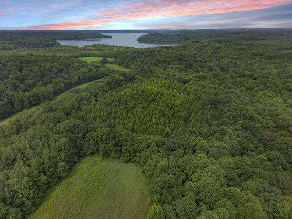 1 White Oak Road , Stewart, TN 37175