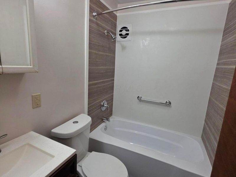 140 Parkside Drive, Johnstown, OH 43031 Photo 8