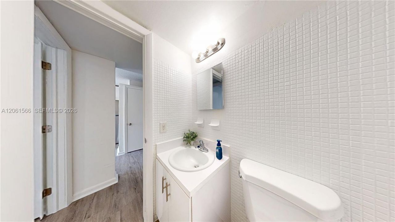 444 SW 27th Ave , Unit 24, Miami, FL 33135 Photo