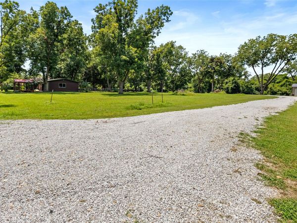 1 Saltsman Lane , Eufaula, OK 74432