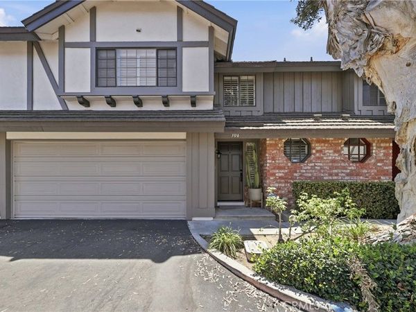 306 Campbell Lane, Costa Mesa, CA 92627
