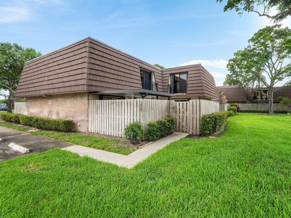1024 10th Lane, Palm Beach Gardens, FL 33418