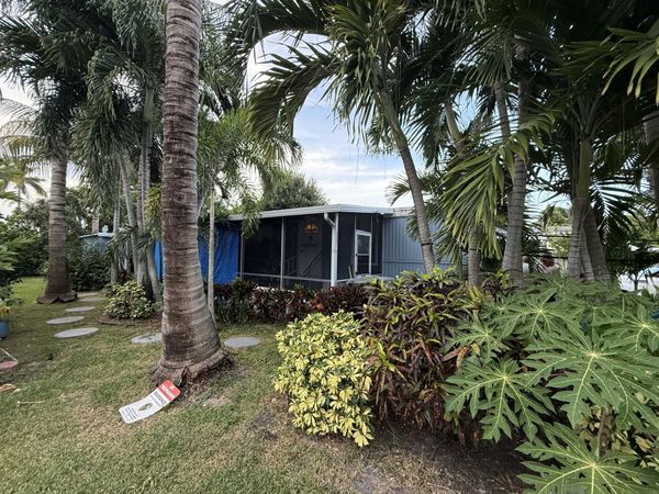 2207 NW 14th Avenue, Unit lot 528, Boynton Beach, FL 33436