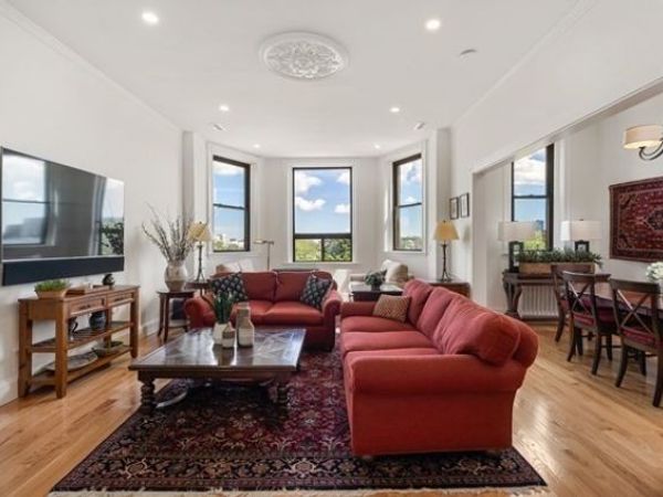 31 Bay State Rd, Unit 4, Boston, MA 02215