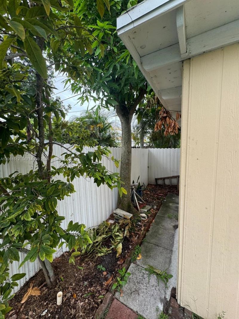 80 W 56th St , Hialeah, FL 33012 Photo