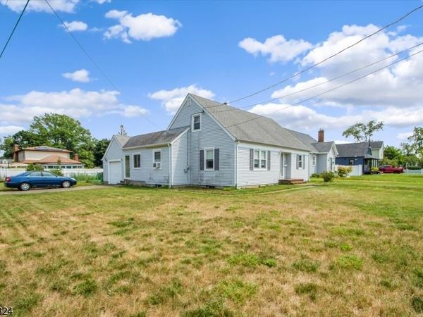 42 2nd St, Pequannock, NJ 07440