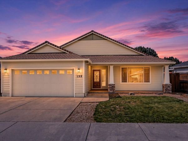 155 Glenwood Drive, Eagle Point, OR 97524
